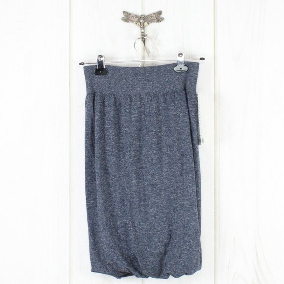 lululemon athletica Dresses & Skirts - LULULEMON Boulevard Bliss Skirt Size 8